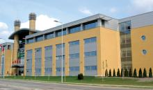 Világszerte számos Hubbard College of Administration működik, ahol összesen több mint 175 000 ember tanulta már meg alkalmazni L. Ron Hubbard adminisztrációs technológiáját. Íme ezek közül kettő.